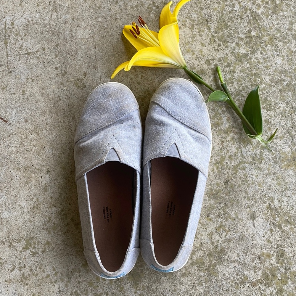 TOMS size 7.5 women’s GOOD condition